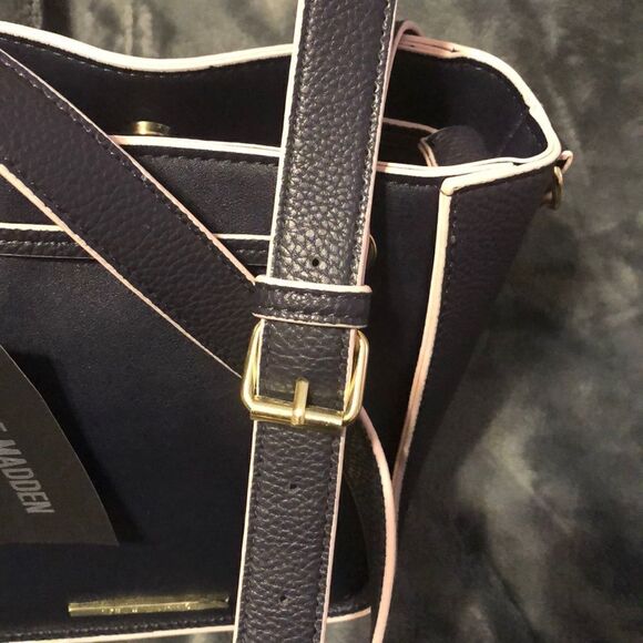 Steve Madden bucket cross body bag - Picture 5 of 11